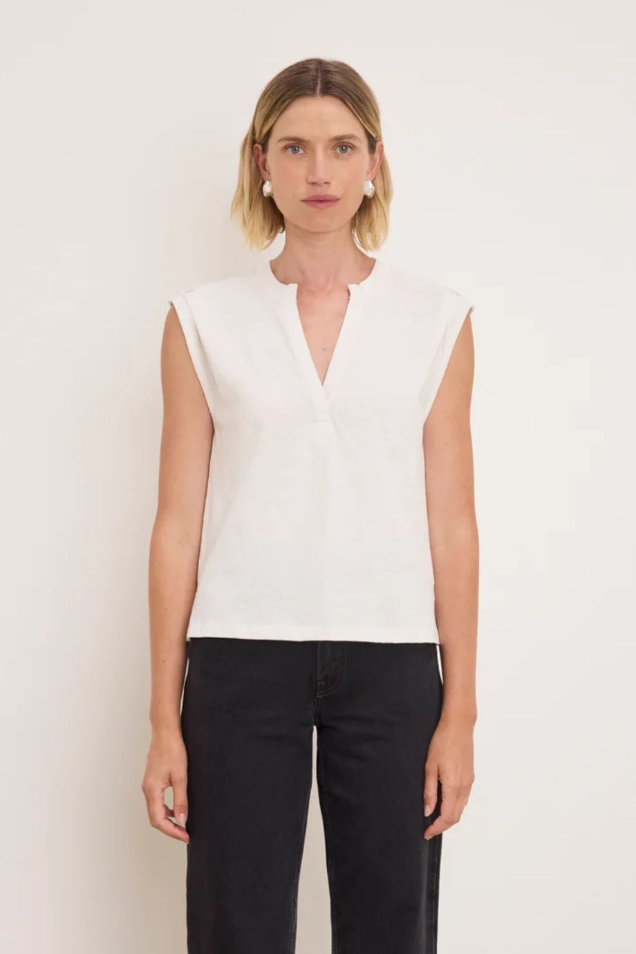 Ari Split-V Tank Porcelain