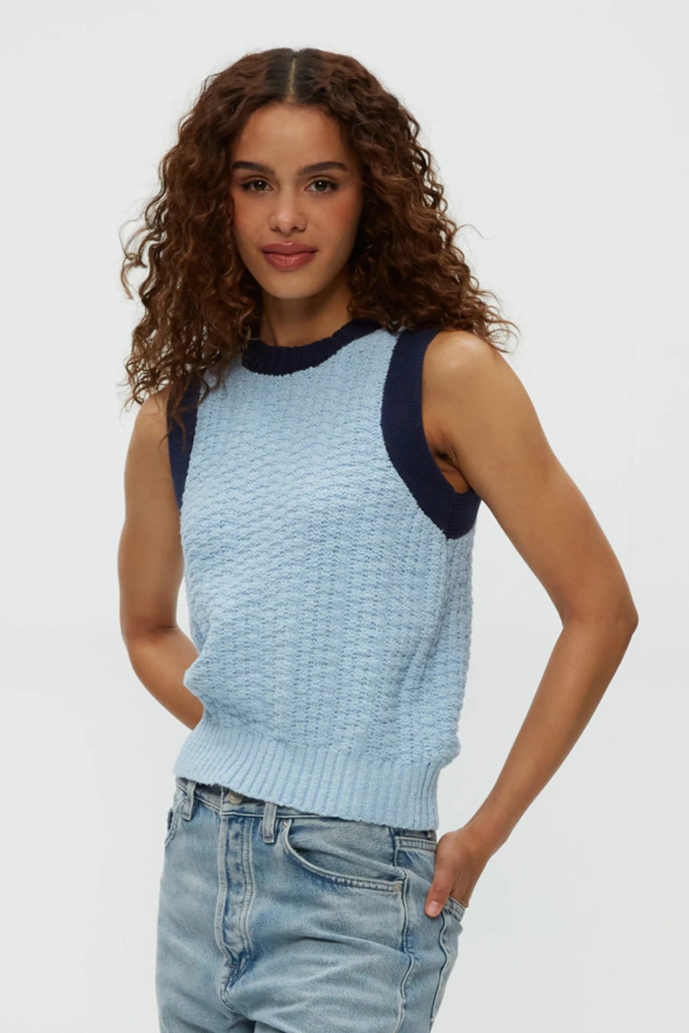 Sia Sleeveless Sweater Fountain - Michael Stars - COLOR GAME