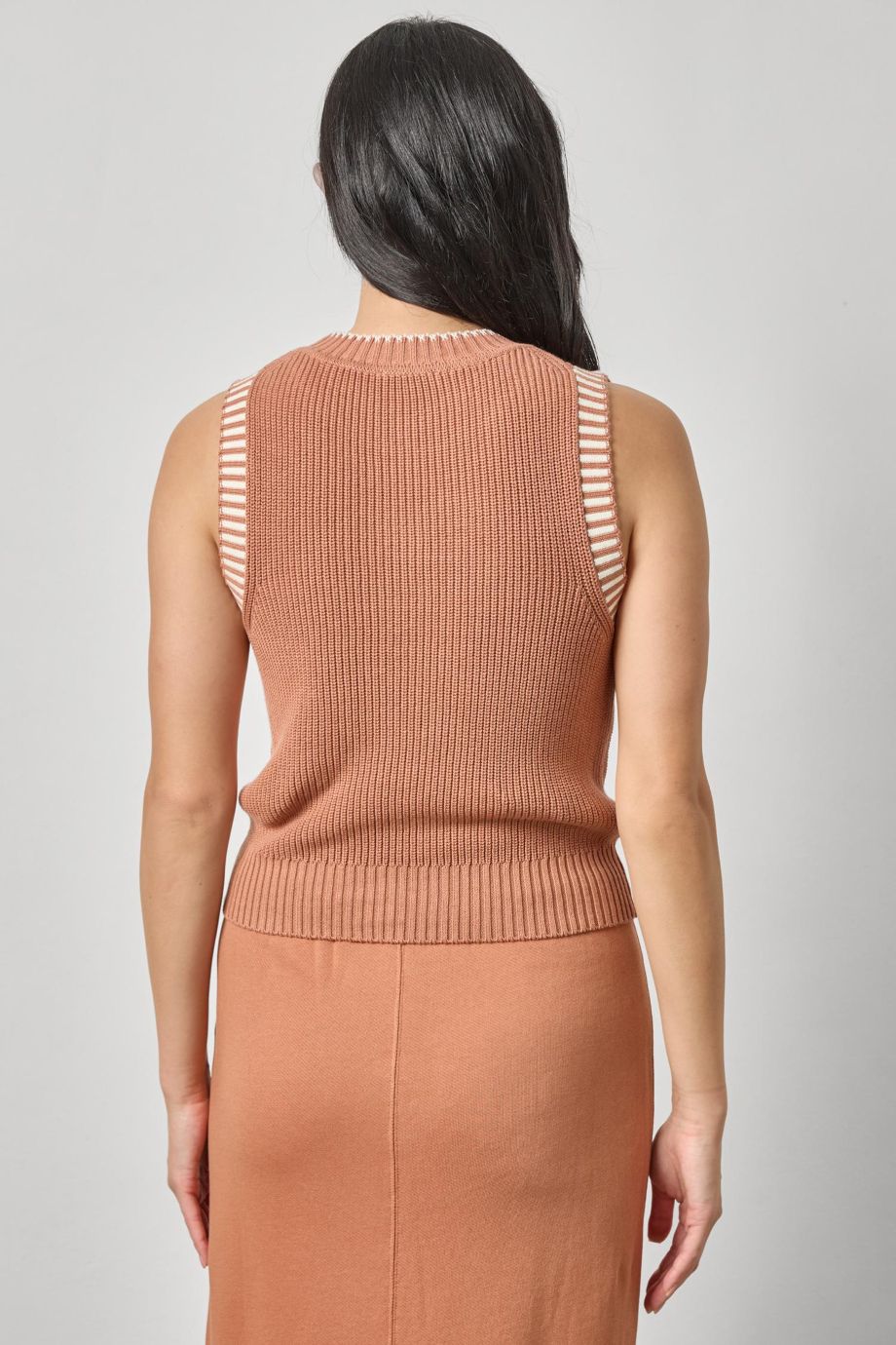 Sleeveless Crewneck Sweater Driftwood - Lilla P - COLOR GAME