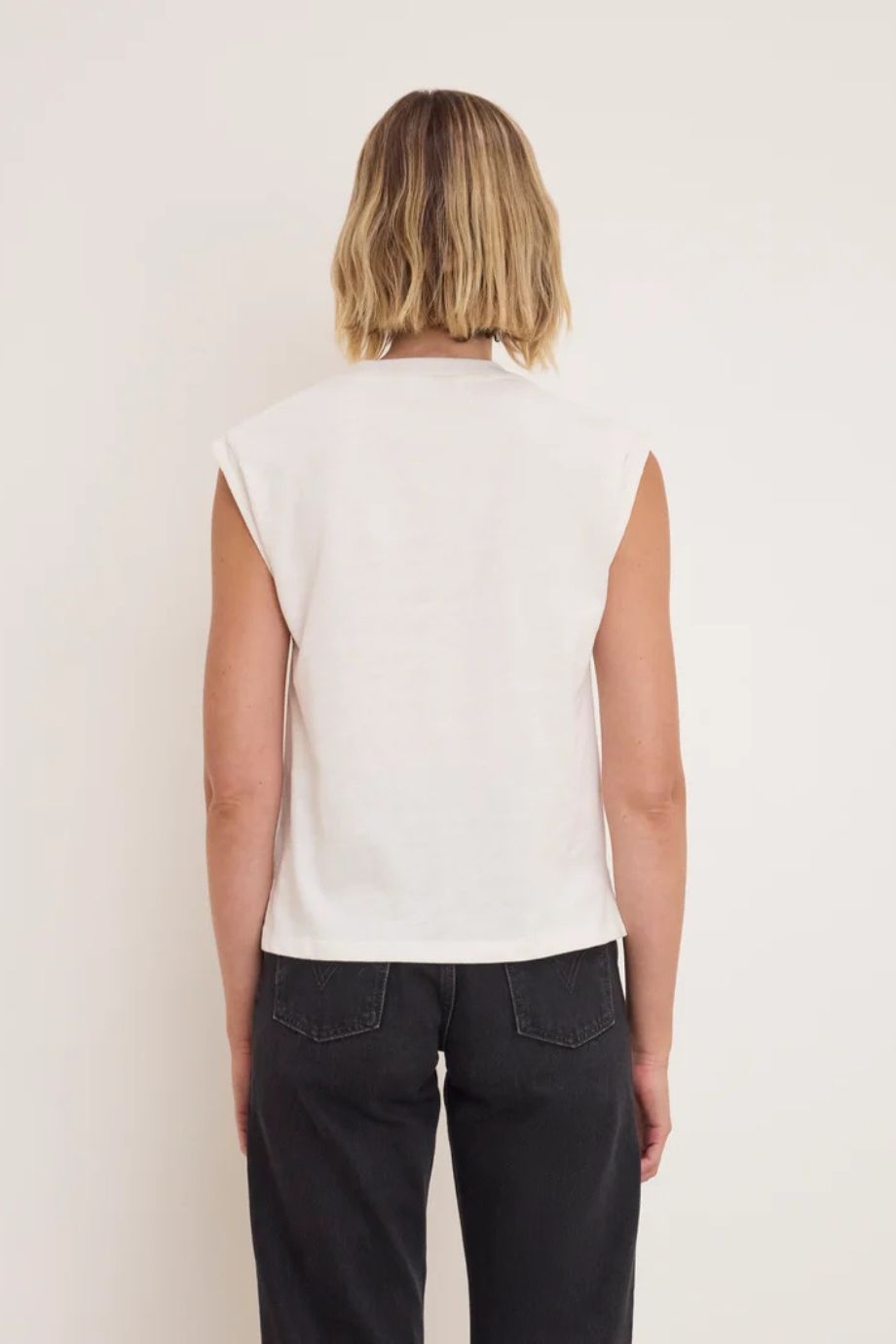Ari Split-V Tank Porcelain