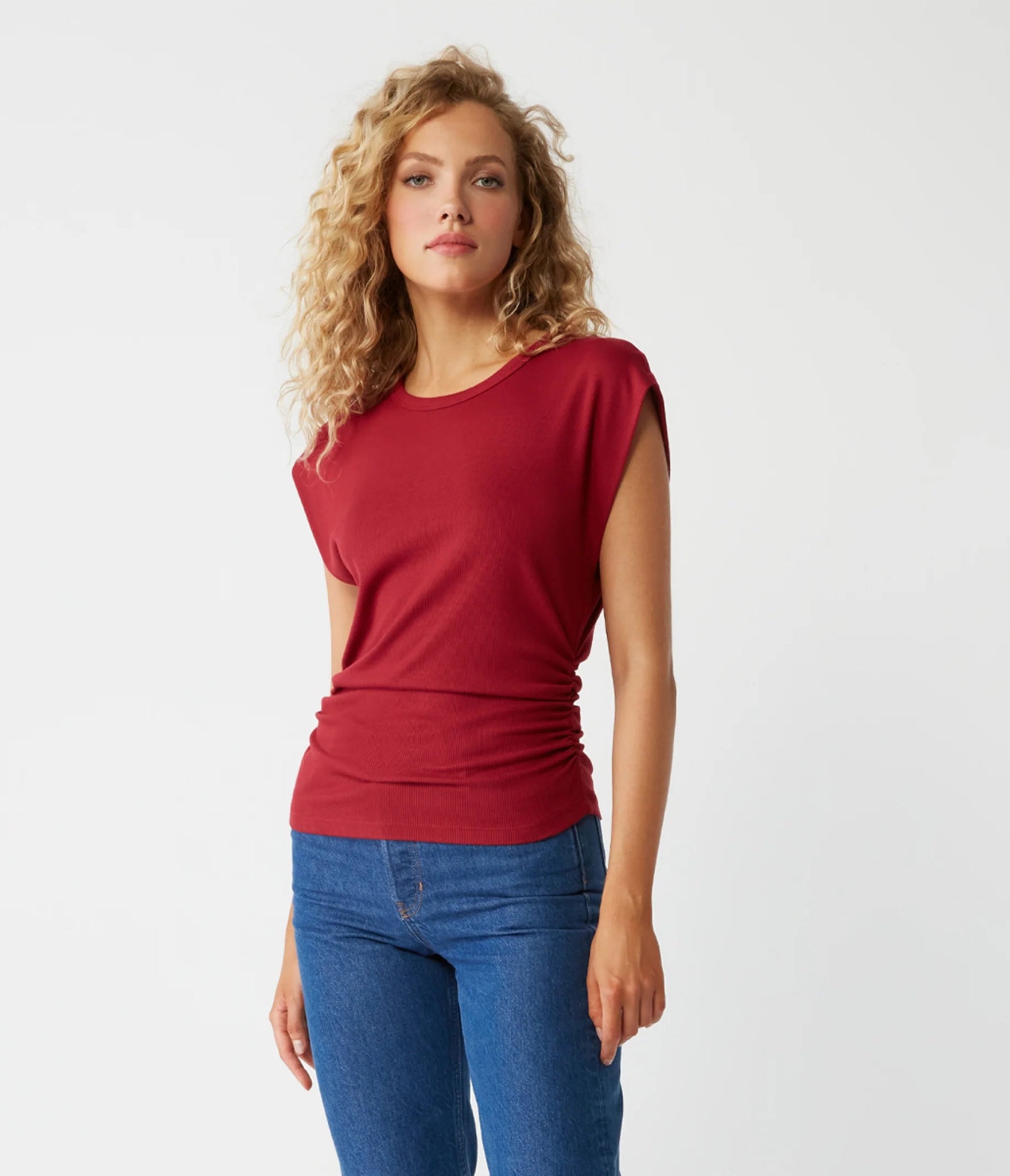 Joni Power Shoulder Tee Carmine - Michael Stars - COLOR GAME