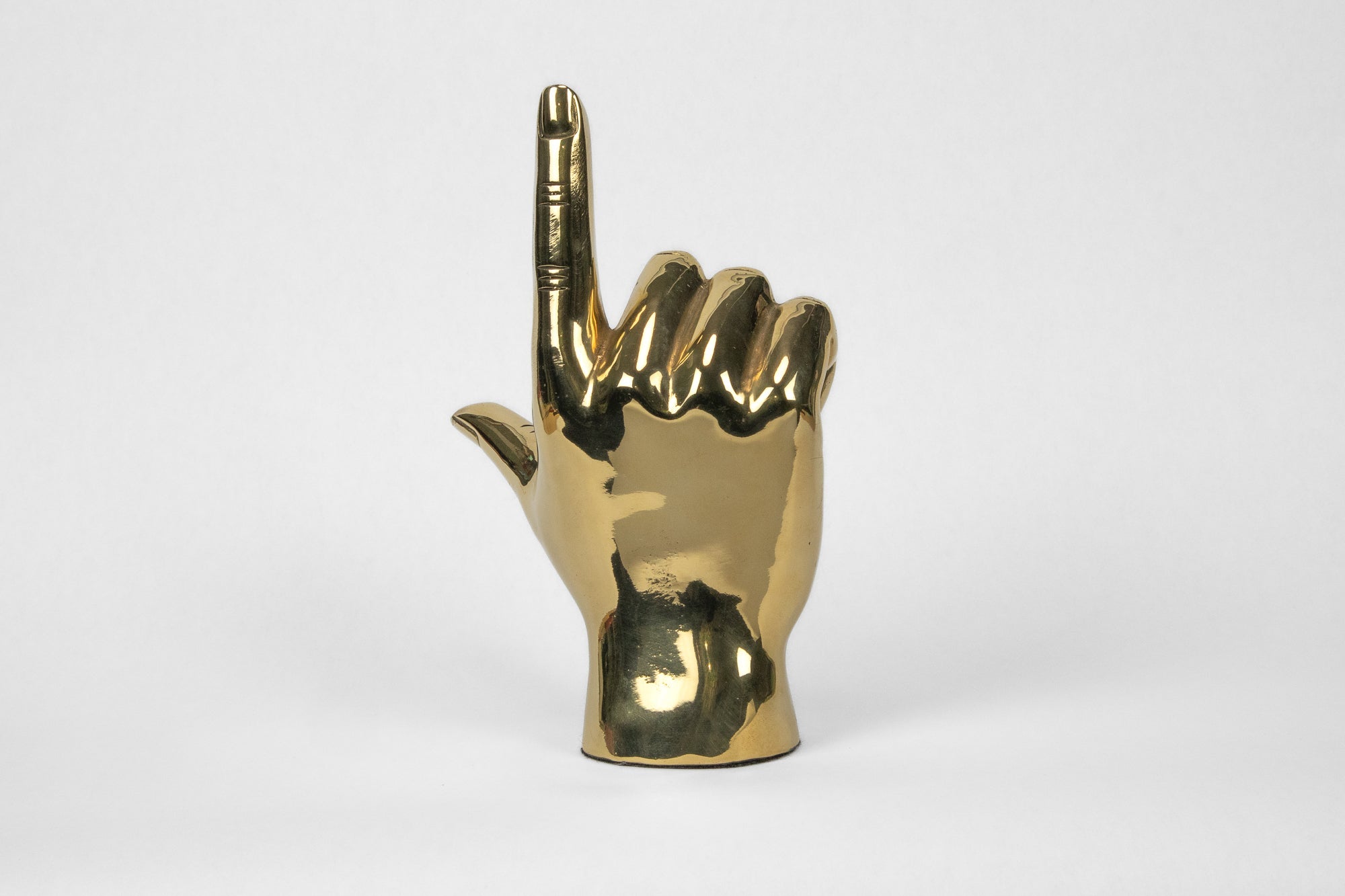 "L" Initial Hand Sign Sculpture in Brass - Prize - COLOR GAME