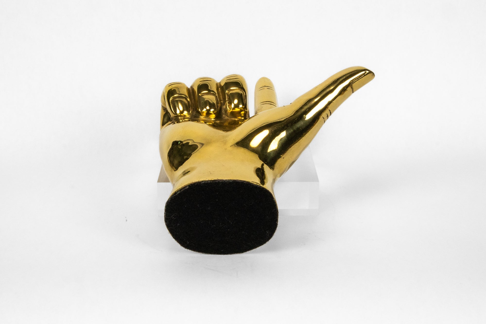 "L" Initial Hand Sign Sculpture in Brass - Prize - COLOR GAME