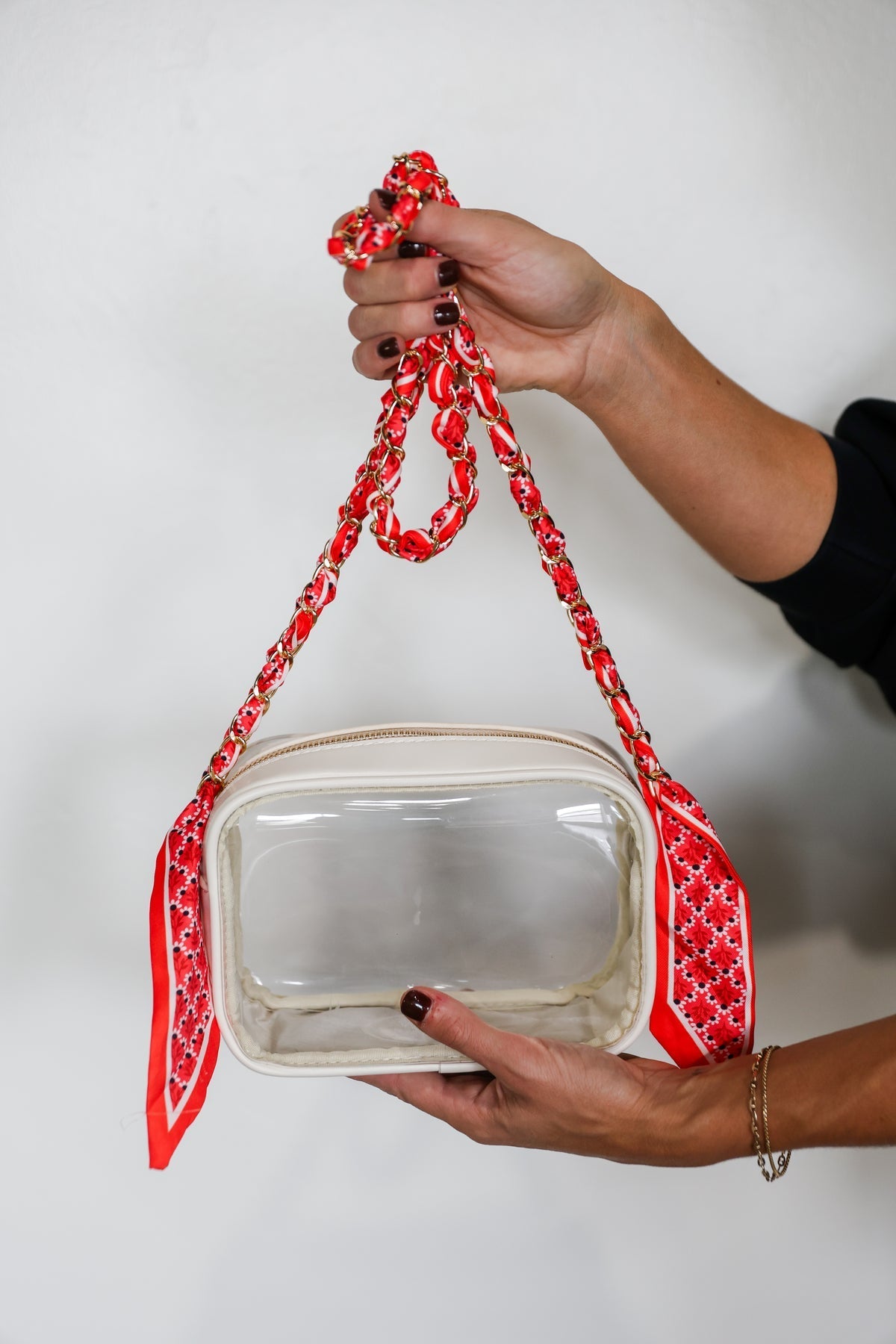 Red scarf chain strap with gold-tone chain, detail